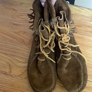 Minnetonka Fringe Moccasins